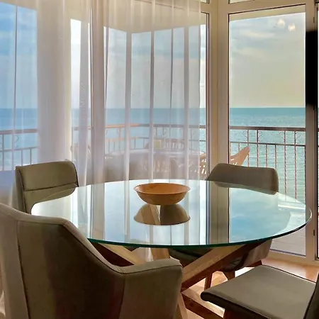 Beachfront Havana Sweti Wlas