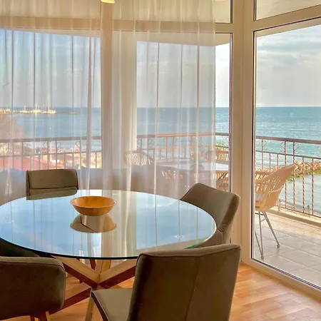 Beachfront Havana דירה